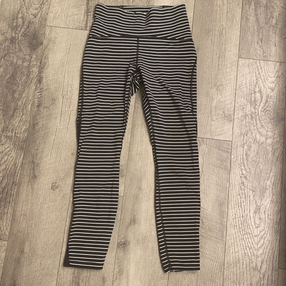 Lululemon wunder under 25 in striped leggings